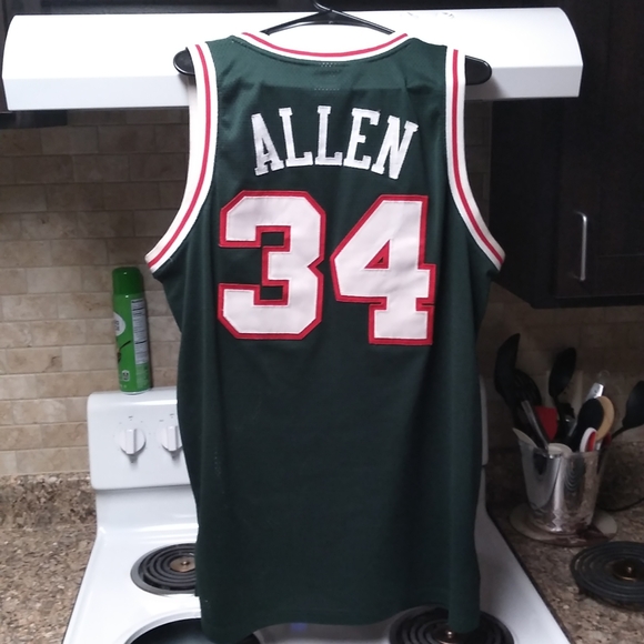 Ray Allen Milwaukee bucks jersey made by Reebok. - Picture 4 of 4